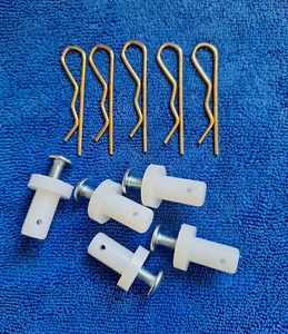 Honda RS125 Honda RS250 NSF250R Nylon Verkleidung Halterungen, 5 c/w R Clips und Schrauben  - Bild 1 von 8