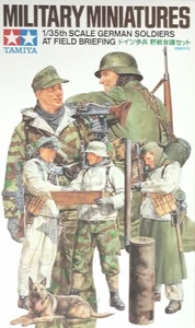 Tamiya 1/35 Military Miniature. German Soldiers at Field Briefing (#212) - Picture 1 of 3