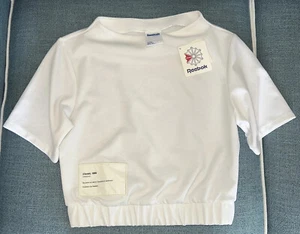 Reebok Classic ES Crop Tee Women’s White Short Sleeve T-Shirt Size XS- NWT - Picture 1 of 4