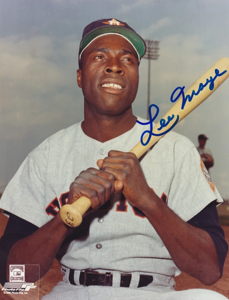 LEE MAYE  HOUSTON ASTROS  ACTION SIGNED 8x10 - Image 1 of 1