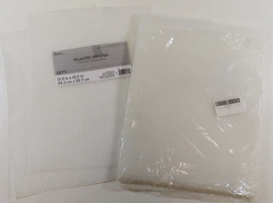 10 Sheets of plastic canvas, 7 mesh, 13.5" x 10.5" (105) - Picture 1 of 1