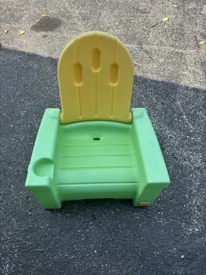 Silla Adirondak para niños pequeños verde y amarillo Step 2 para niños pequeños Foto 1 de 4