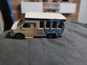 2000 Matchbox #73 Chevy® Transport Bus BEIGE | MOTEL SHUTTLE  - Picture 1 of 5