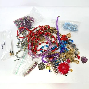 GEMISCHTES SCHMUCK KONVOLUT MYSTERY TASCHE 2,3 PFUND VINTAGE - JETZT BASTELN WIEDERZWECK ERNTE - Bild 1 von 10
