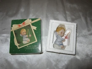 Vintage 1983 Hallmark Betsey Clark Porzellan Engel Cherub Weihnachtsschmuck - Bild 1 von 23