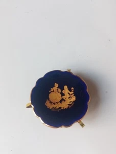vintage Limoges porcelain miniature plate, featuring a courting scene - Picture 1 of 3