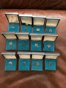 LOTE DE 12 TACHUELAS DE CORBATA PLATEADAS DE COLECCIÓN - Imagen 1 de 5