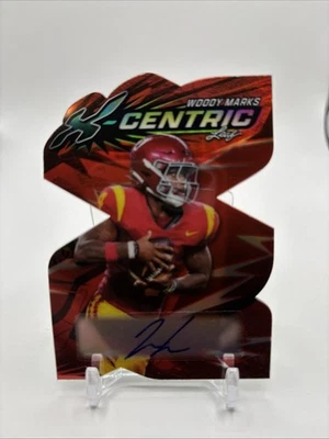 Autógrafo Woody Marks 2024 Leaf X-Centric vermelho prismático /9 Houston Texans autografado - Imagem 1 de 2