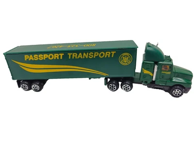 Camión y remolque fundido a presión Road Champs Kenworth T600A Hershey’s Kisses 1987 de colección Foto 1 de 4