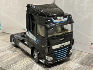 PREMIUM CLASSIXXS - 2018 DAF XF Space Cab 4x2 Black - 1/18 - Picture 1 of 5