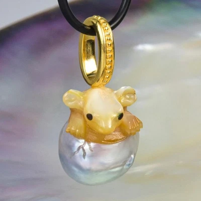 Ratte IN Süd See Perle Anhänger Geschnitzter Perlmutt Vermeil Sterling 8.01g - Bild 1 von 4