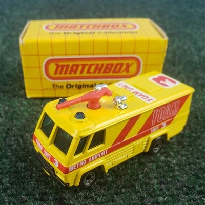 Nuevo Antiguo Stock Años 80 Vintage Matchbox MB54 Aeropuerto Foam Tender Diecast Truck Foto 1 de 4