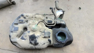 Used Fuel Tank fits: 2013 Toyota Prius  Grade A - Imagem 1 de 4