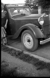 Voiture ancienne + famille - Ancien négatif photo an. 1930 40 - Imagen 1 de 1