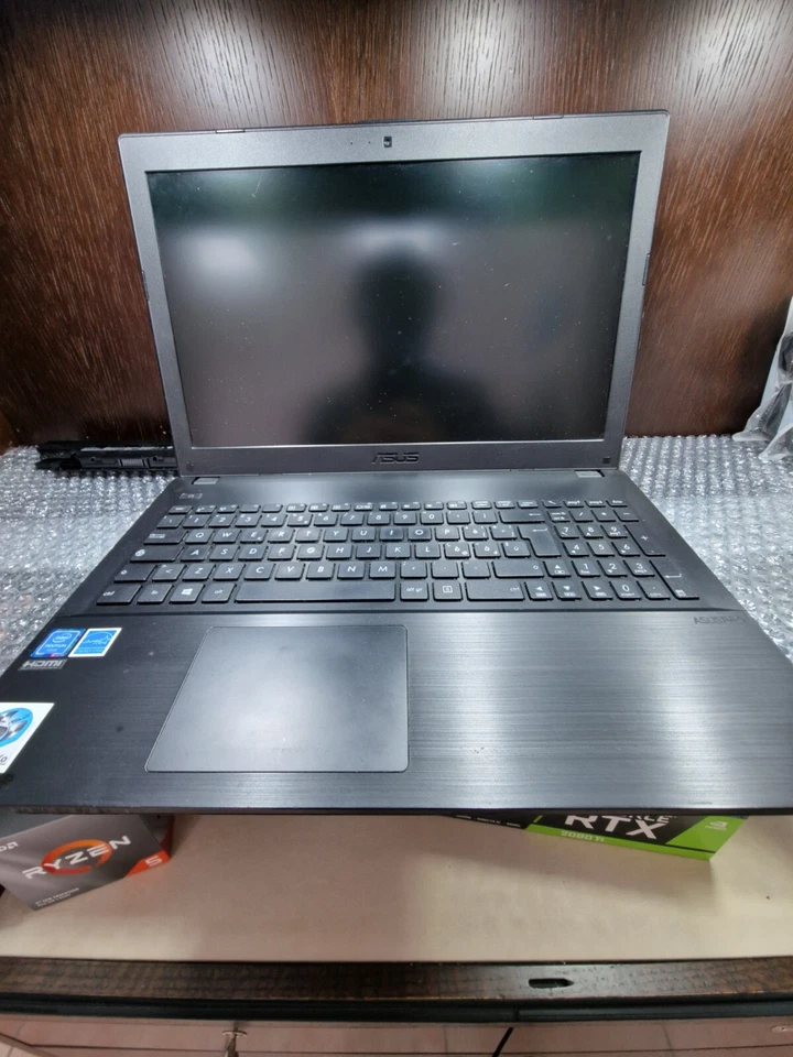 Notebook Asus Pro p2520sa 8/256gb Windows 10 - Immagine 1 di 3