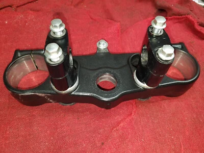 KX250F KAWASAKI 2015 SOPORTE HORQUILLA SUPERIOR TRIPLE ÁRBOL SUPERIOR 44039-0143-21 Foto 1 de 4