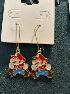 Pendientes Mario Brothers, Snoopy y 101 cachorros dálmatas, 3 pr - Imagen 1 de 6