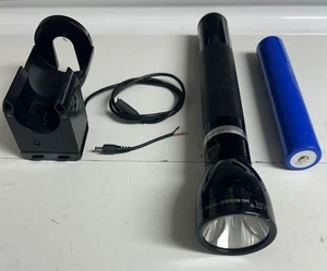 Linterna recargable MAG-LITE - Imagen 1 de 10