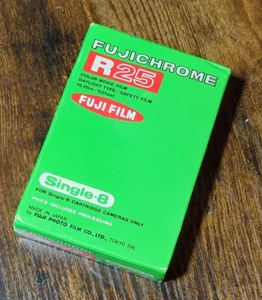 Vintage Fuji Film FujiChrome R25 Single 8 Color Movie Film Daylight SEALED - Picture 1 of 4