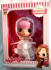 Ddung * Princess Doll * NEW - Picture 1 of 8