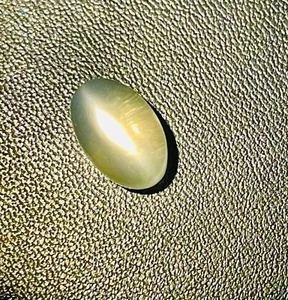 8.04ct Gorgeous 100% natural green moonstone cats eye - Picture 1 of 2