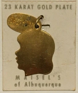 Mädchen Silhouette, Oklahoma Tag Charm Maisels of Albuquerque 23 Karat Gold-Teller - Bild 1 von 2