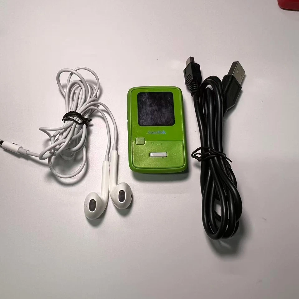 SanDisk Sansa Clip Zip 4GB SDMX22 FM MP3 Player choose color - Image 1 of 4