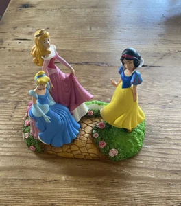 Disney Princess statuette Snow White, Cinderella and Sleeping Beauty 5-1/2” Cute - Imagen 1 de 6
