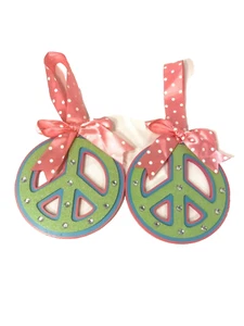 par de dos verde y rosa colgante signo de la paz niños hogar decoración de pared  - Imagen 1 de 6