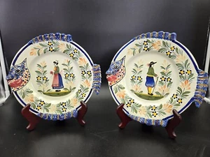 Platos de decoración de peces de cerámica francesa Henriot Quimper bretones damas Francia firmados X2 - Imagen 1 de 10