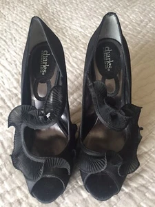 Charles David Pumps Größe 7,5. Einzigartiges Rüschen Design.Sehr elegant.Top Zustand - Bild 1 von 5