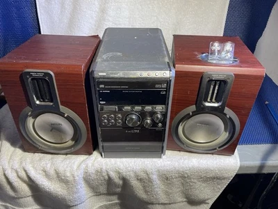Philips MCM760 Hi-Fi Stereo Micro System & Phillips FWB-MC760 Speakers AS-IS - Image 1 of 4