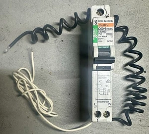 Merlin Gerin RCBO 32 Amp 30mA Type C 32A Multi 9 26861 C60HC32R30 - Picture 1 of 4