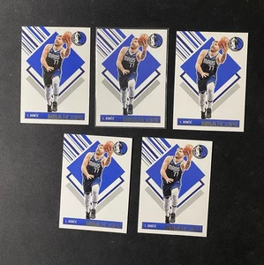 2024-25 Panini NBA Hoops OMAGGIO #281 Luka Doncic Dallas Mavericks - Foto 1 di 2