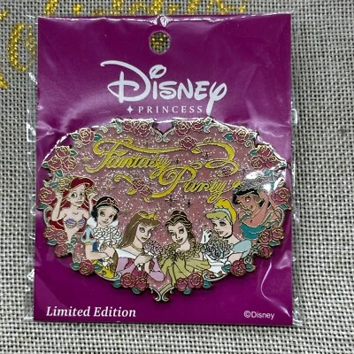 罕见!! 迪士尼日本徽章 LE 500 迪士尼公主幻想派对 — 第 1/2 张图片