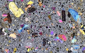 Dünnschliff ESSEXIT PORPHYR - Kaiserstuhl Augit Mikroskop Präparat Thin Section - Bild 1 von 12