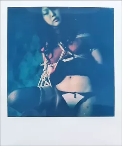 NOBUYOSHI ARAKI * Bondage*POLAROID ORIGINAL FIRMADO Y CERTIFICADO POR EL ARTISTA - Imagen 1 de 6
