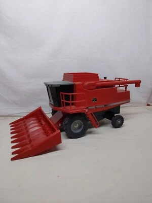 1/24 Scale Models Massey Ferguson 8780 Combine  - Image 1 of 4