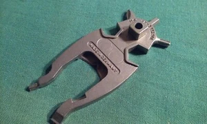 Hecho en Alemania Multi Herramienta Gadget Abridor de Botellas Destornilladores y Otras Herramientas Prácticas - Imagen 1 de 5