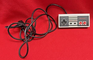 Vintage Original Nintendo NES Controller OEM Official NES-004 - Picture 1 of 6