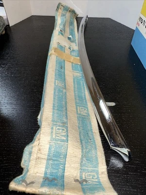 Chevy NOS 1955 1956 1957 Nomad & Safari Wagon puerta trasera moldura de moldura de barra Foto 1 de 4