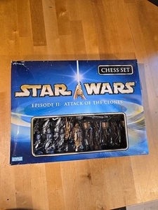 Star Wars Episode II: Attack of the Clones Chess Set - Complete! (Box Damage) - Picture 1 of 13