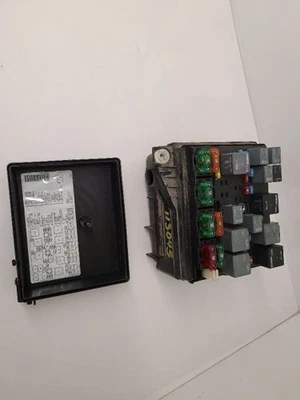 Chevrolet Alero 2001 2002 caja de fusibles motor 15356092 01-02 Foto 1 de 4
