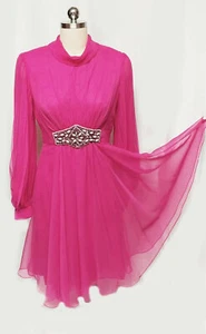 VINTAGE HOT PINK BEADED RHINESTONES PEARLS COCKTAIL DRESS PLEATED SLEEVE - Picture 1 of 8
