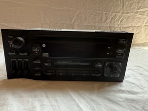 💙Chrysler Dodge OEM P04704385AD MR217320 OEM CD Cassette Radio~PROBADO - Imagen 1 de 8