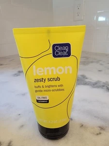 Clean & Clear Scrub al limone Zesty scrub schiarente vitamina C 4,2 oz - Foto 1 di 2