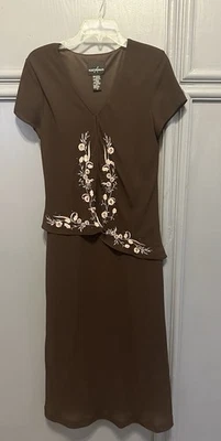 Vestido Marrón Con Bordado Rosa-Talla 10 Foto 1 de 3