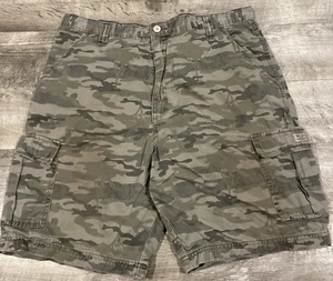 Wrangler Camo Cargo Shorts Mens size 38 In EUC Camoflague - Picture 1 of 6