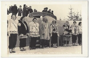 1940's Miss Alaska Beauty Contest - Eskimo Woman on Ice Throne, Old Postcard - Picture 1 of 2