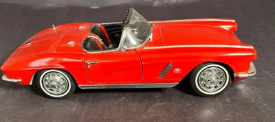 Danbury Corvette convertible roja 1962 fundido a presión escala 1/24 como nuevo IOB... USADO Foto 1 de 4